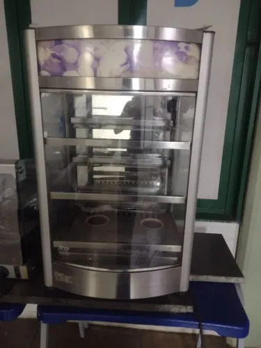 Vendo refresqueira,e estufas... chamar no.zap *  