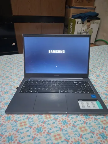 Vendo notebook e book