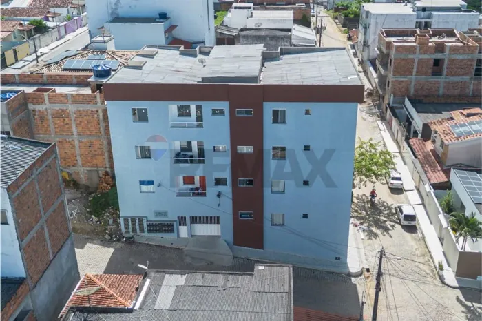 Apartamento com 2 quartos no bairro Santa Rita - Santo Antônio de Jesus, Bahia