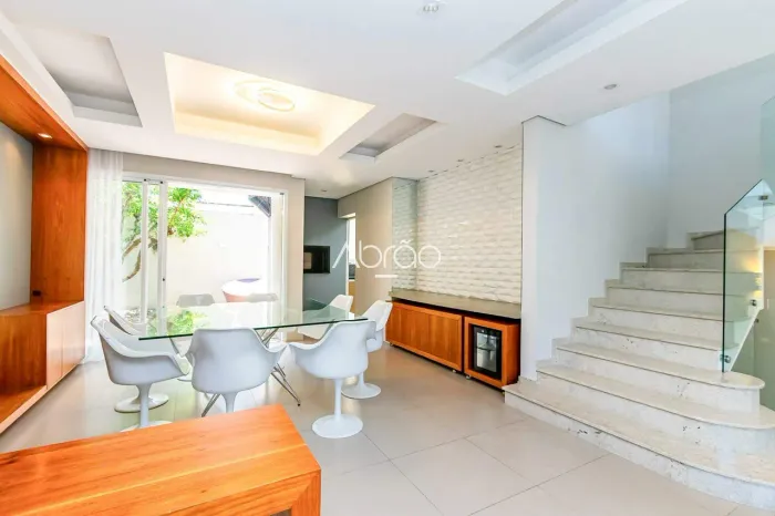 Casa Semimobiliada com 3 Suítes à Venda no Condomínio Paysage Royale  Campo Comprido, Curi