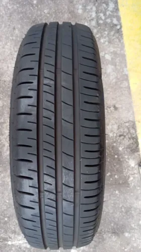 Pneu 165/70R13 Dunlop em perfeito estado