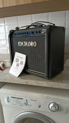 Amplificador Meteora Absolut F50 50W