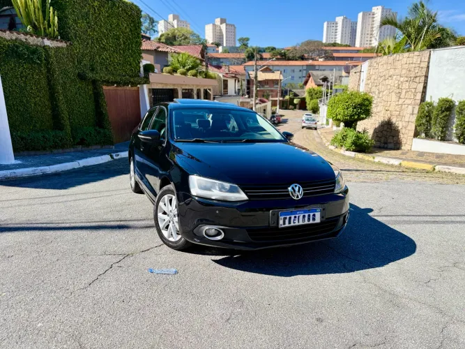 Volkswagen Jetta Comfortline 2.0 T.flex 8V 4P Tipt. 2014