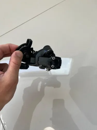 ? Câmbio Traseiro SRAM apex