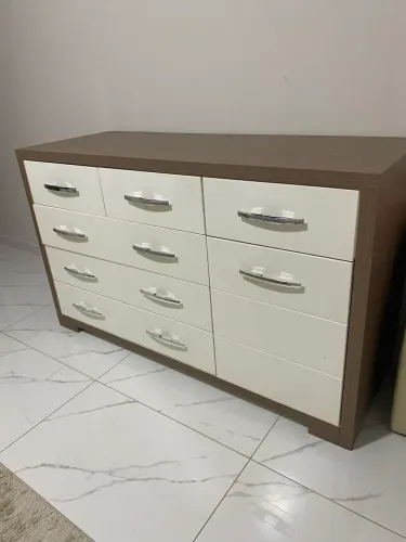 Cômoda muita boa, material de qualidade, bem firme