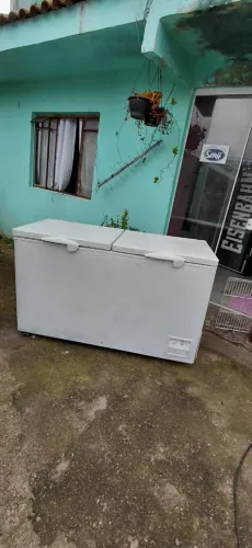 Freezer Fricon duas portas 220v funcionando ENTREGO