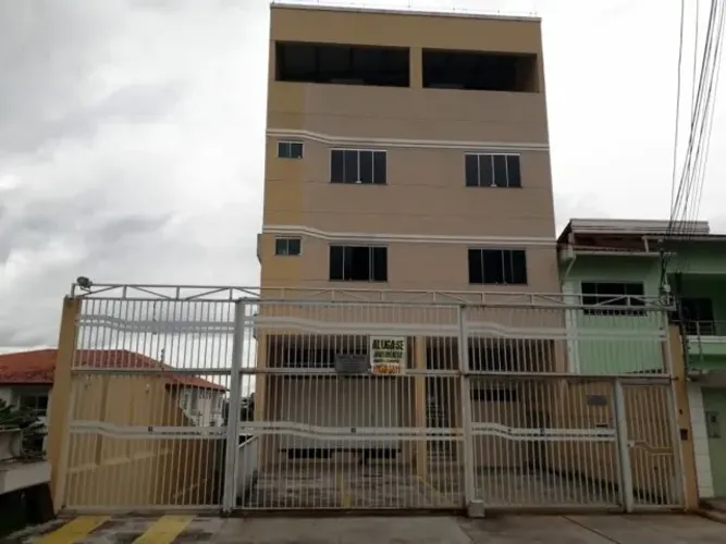 Apartamento Pq.10 2 Quartos Semi-Imobiliado R$ 2.500,00