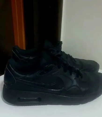 Tênis Nike Air Max SC em couro