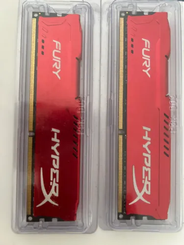 Memoria Hiperx DDR 3 2×8 16 GB 1866 mhz, pouco usada.