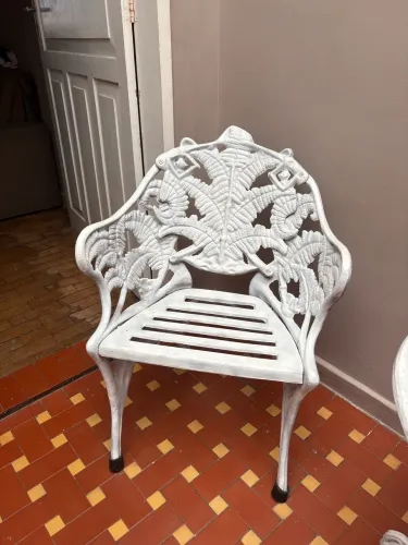 Conjunto cadeiras, banco e mesa de ferro