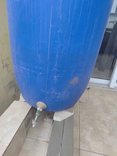 Bombona coletora agua da chuva