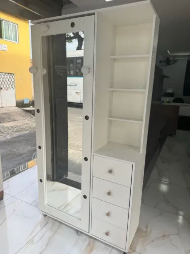 Multiuso camarim 100%mdf com rodinhas na promoção 