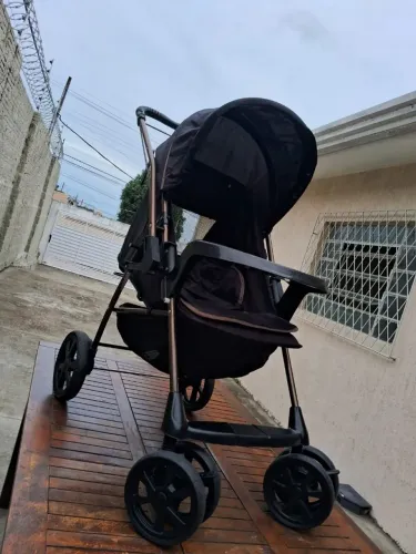 Carrinho de bebê preto Galzareno