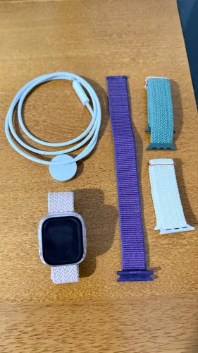 Apple Watch Series 10 GPS Caixa cor ouro rosa de alumínio 46 mm loop esportiva ameixa