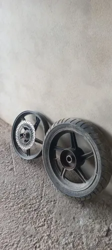 Vendo rodas para Twister traseira e dianteira