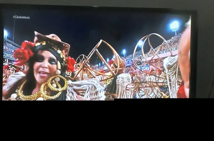 Tv Smart Samsung 32"  OBS: Não entrego. 