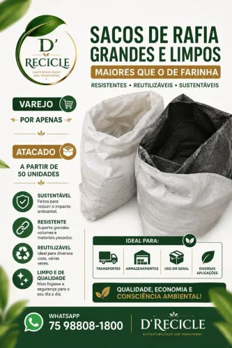 Sacos de rafia limpos e grandes, maiores que sacos de farinha.