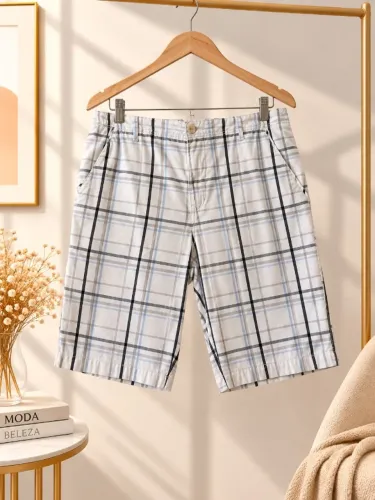 Bermuda masculina off-white com listras cinza, preta e azul da Aviator