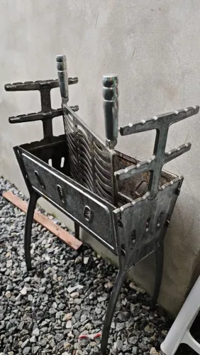 Churrasqueira de alumínio