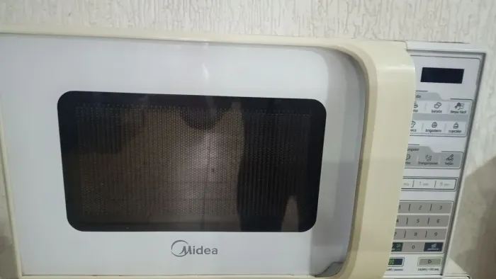 Microondas Midia 20 litros 127V em perfeito estado