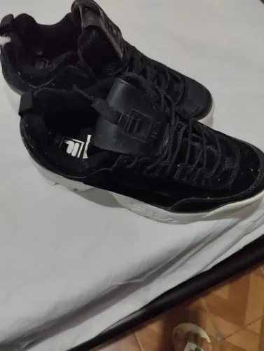 Lote de sapatos tênis 39 sapatos 38 mocassin e salto alto 1 bolsa de couro santa lola