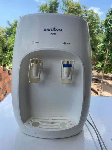 Bebedouro Britânia funcionando perfeitamente