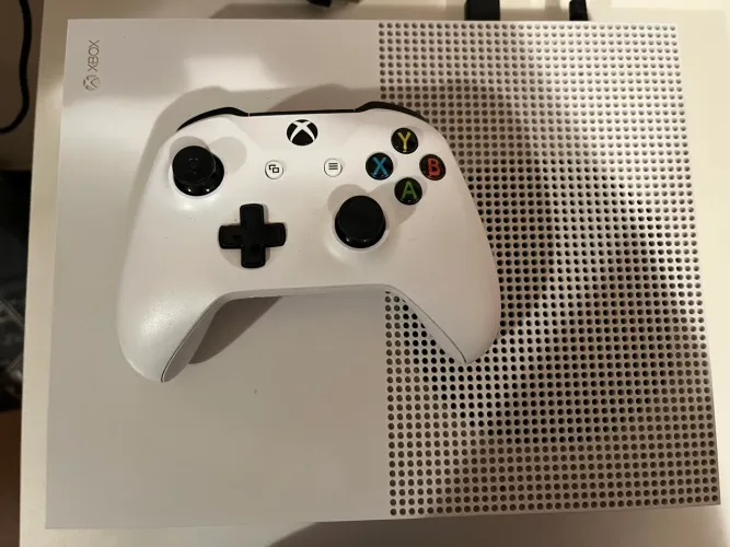 Xbox one S,1tb all digital em perfeito estado