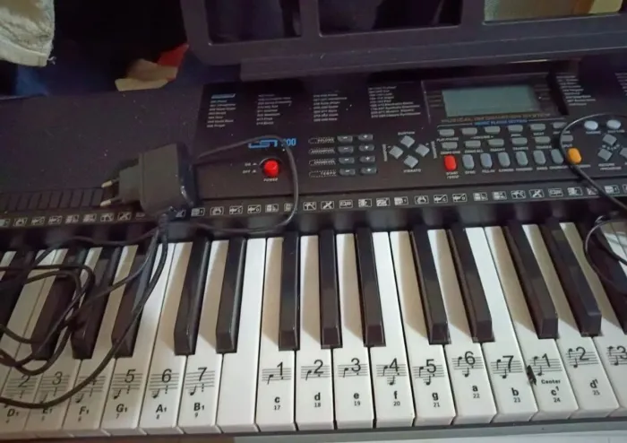 Teclado CST 300