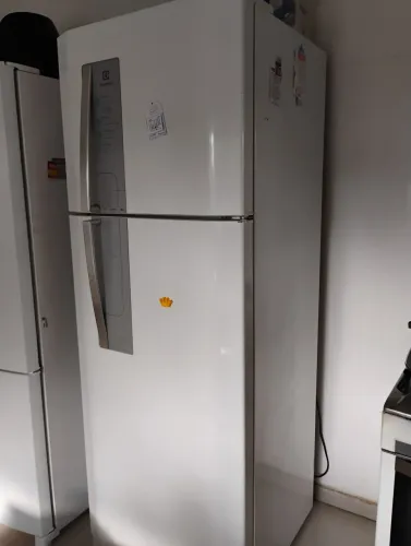 Geladeira Electrolux df52 