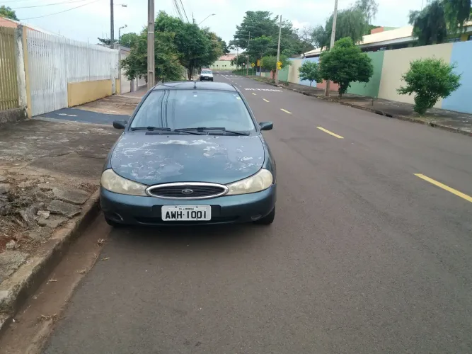 Ford Mondeo CLX 2.0i 4P MEC 1999