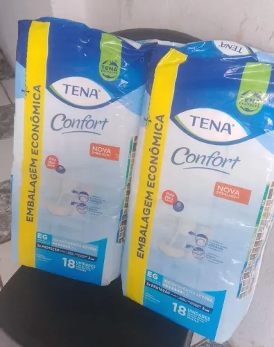 Dois pacotão de fraldas genéricas disponível