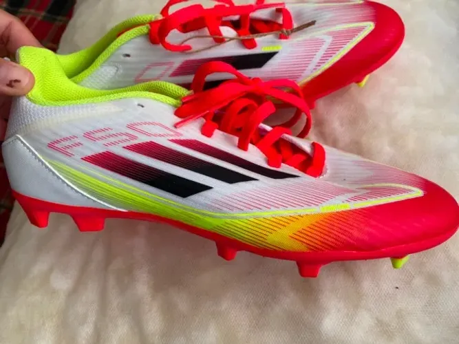 Zapatos novo para crianças 