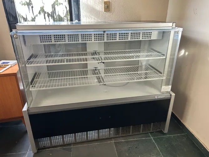 Balcão vitrine refrigerada