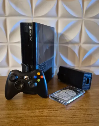 Xbox 360 Super Slim - Desbloqueado