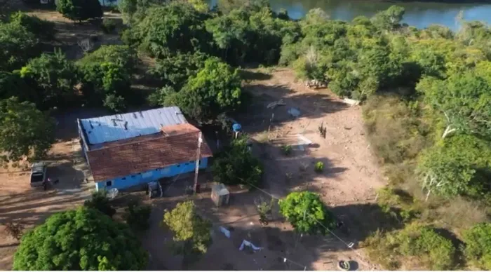 Fazenda a beira do Rio a venda