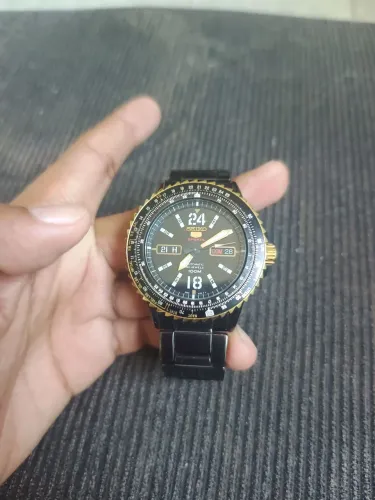 Relógio automático Seiko, em perfeito estado de coleção particular.