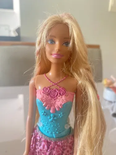 Boneca Barbie original - cabelos longos / rapunzel