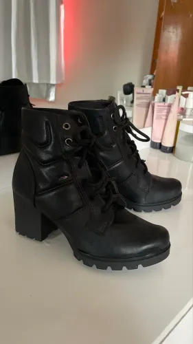 Bota Coturno Dakota Feminina Tratorada - Nº 35 - Nova
