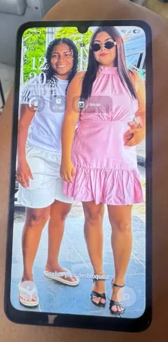 Vendo esse celular