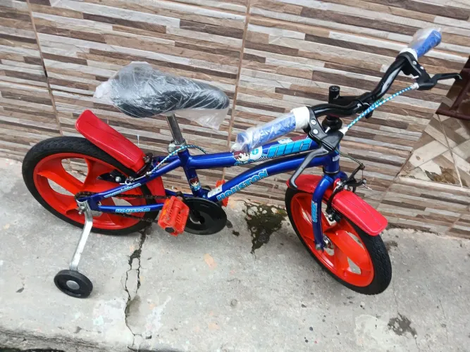 Bicicleta aro 16.
