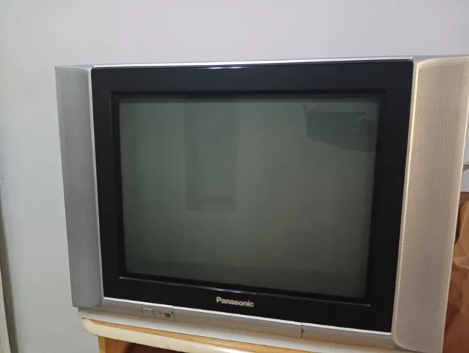 Vendo TV de tubo 20 polegadas