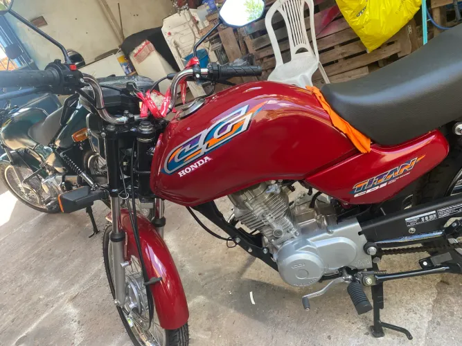 TITAN 98 Conservadíssima