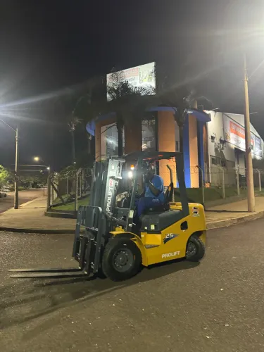 Empilhadeira Heli versão Pro única para locação 