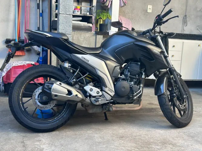 Fazer fz25