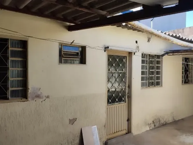 BARRACO DE FUNDOS NA QNO 02