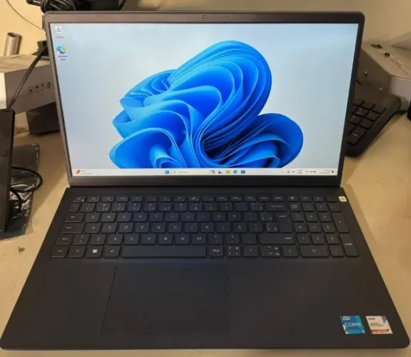 Notebook Dell Vostro 15 3510 i5 11a Geração 8GB SSD 256GB