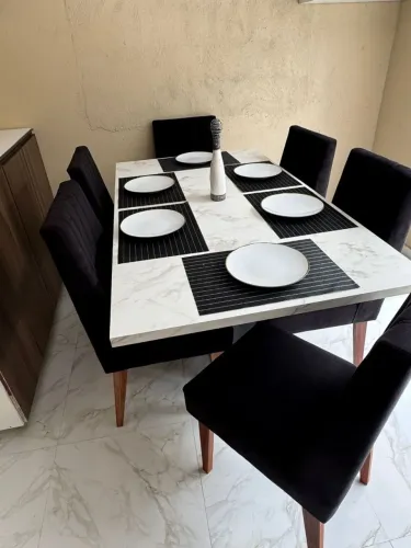 Mesa de MDF + 6 cadeiras + entrega e montagem.