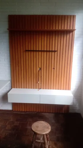 Painel de TV com rack 