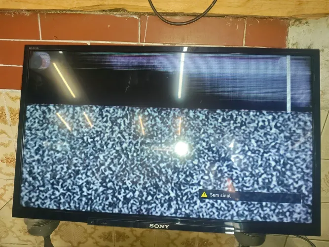 Tv com tela quebrada 