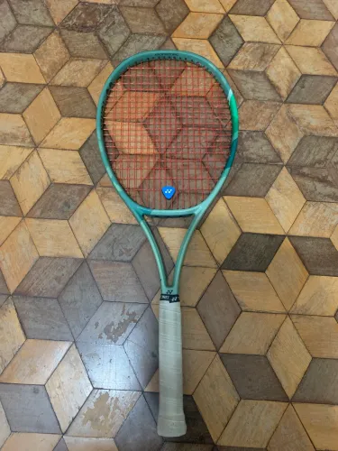 Raquete de Tênis Yonex Percept 100 - Pronta para Jogar (Corda e Grip Novos)